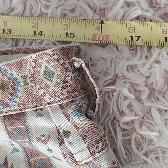 🍁VTG hi rise boho denim shorts - Picture 6 of 9